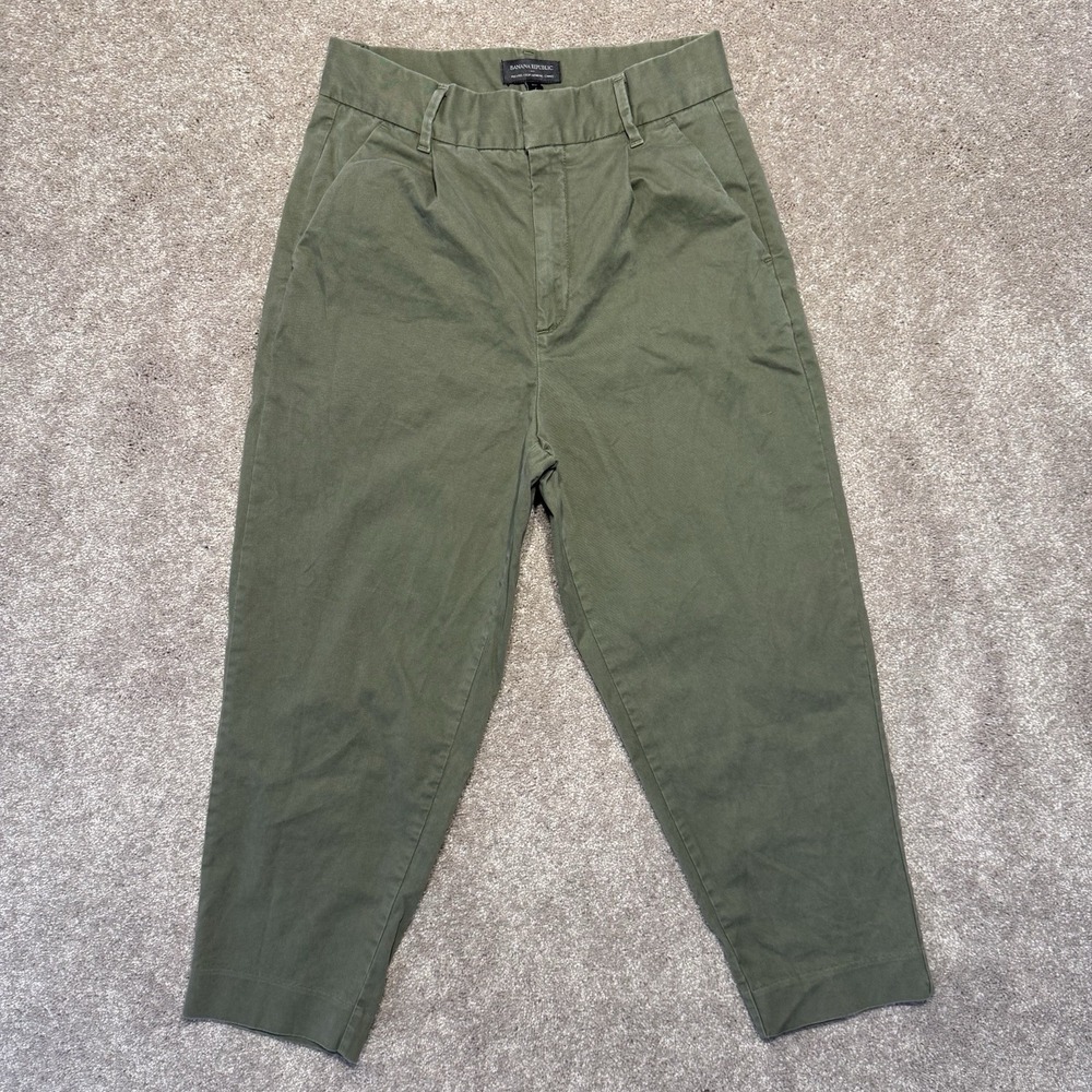 BANANA REPUBLIC Pleated Crop Authentic Chino Green Pants Size 6 Womens